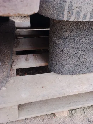 Barbacoa de piedra y terracota