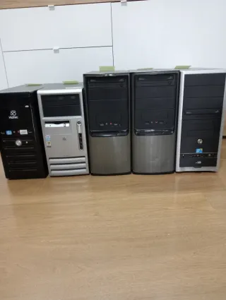 Ordenador de sobremesa CPU PC + pantallas monitor