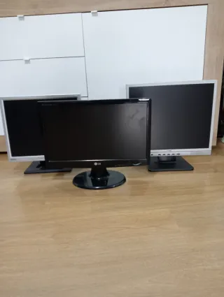 Ordenador de sobremesa CPU PC + pantallas monitor