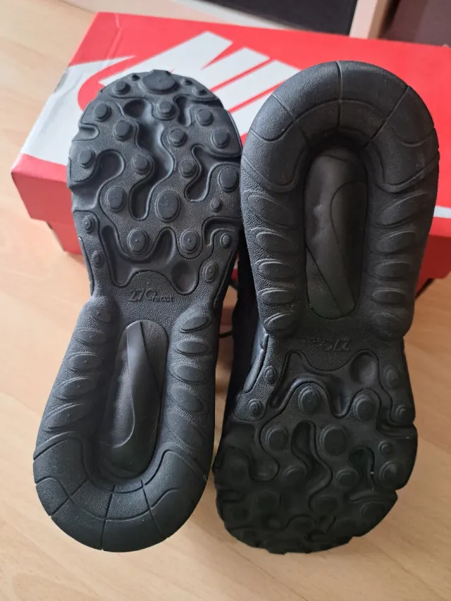 Nike Air 270 React talla 37.5 negro