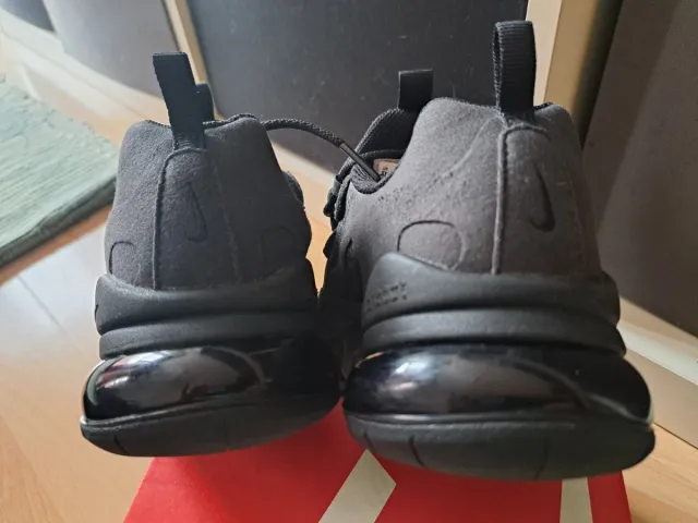 Nike Air 270 React talla 37.5 negro