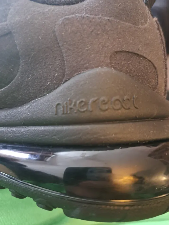 Nike Air 270 React talla 37.5 negro