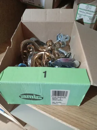 10 colgadores plata + 4 dorados Amig