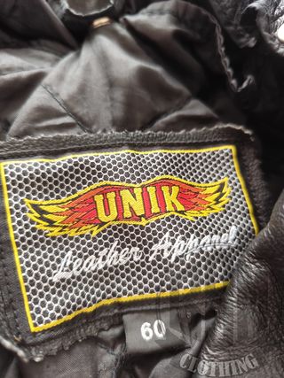 Giubbotto in pelle nero con lacci