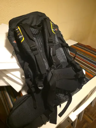 Mochila Quechua Forclaz 40 air