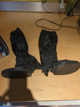 CUBRE BOTAS IMPERMEABLE