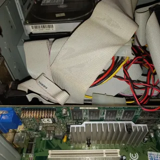 PC AMD VOODOO 3 3000 SOUND BLASTER