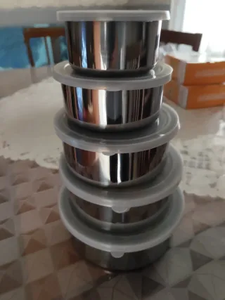 Set contenitori acciaio inox con coperchi pezzi 5