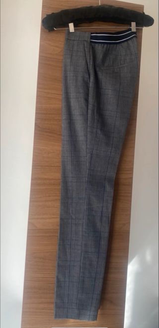Pantalón de pinzas Zara gris a cuadros