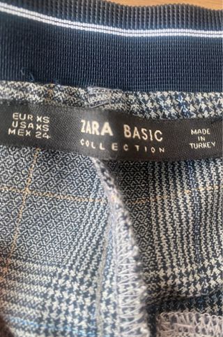 Pantalón de pinzas Zara gris a cuadros