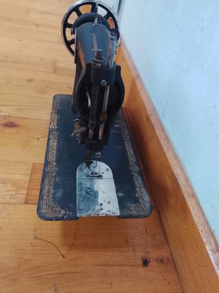 Máquina de coser Singer antigua