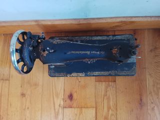 Máquina de coser Singer antigua