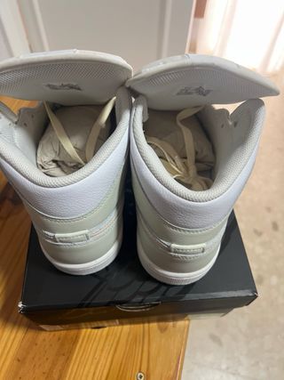Nike Air Jordan 1 Mid SE – Nuevas (sin usar)