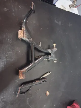 Amortiguadores Hyosung Aquila 125 y caballetes