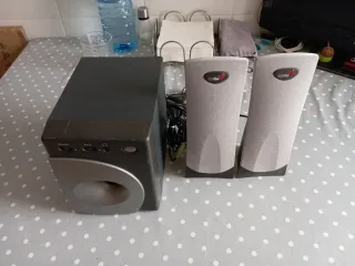 Altavoces Genius 2.1 amplificados