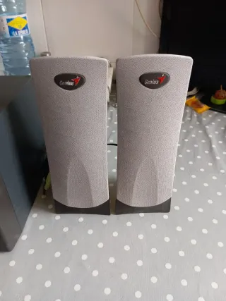 Altavoces Genius 2.1 amplificados