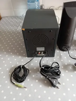 Altavoces Genius 2.1 amplificados