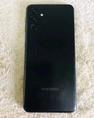 Samsung A13 4G Negro con funda y cargador!