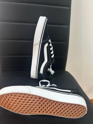 Vans Ward Zapatillas Negras y Blancas