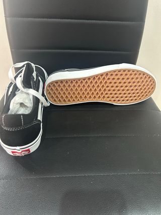 Vans Ward Zapatillas Negras y Blancas