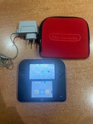 Nintendo 2DS Nera + Caricabatterie e Custodia