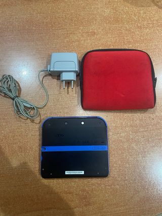 Nintendo 2DS Nera + Caricabatterie e Custodia