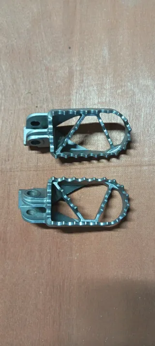 Estribos KTM 990 Adventure Originales