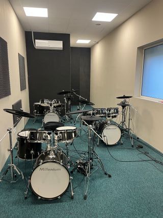 Alquiler de la sala o local entero