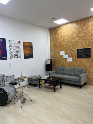 Alquiler de la sala o local entero