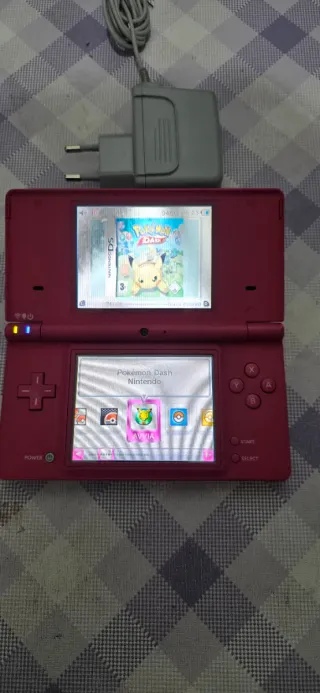 Nintendo DSi Rosa con Pokemon Soul Silver