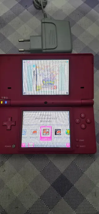 Nintendo DSi Rosa con Pokemon Soul Silver