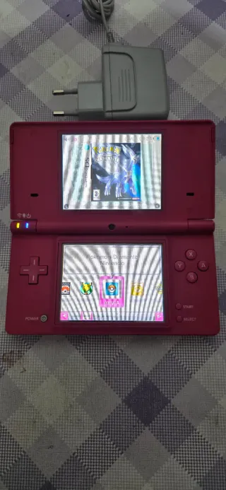 Nintendo DSi Rosa con Pokemon Soul Silver