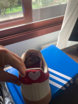 Adidas Samba Rojas y Blancas valentines day