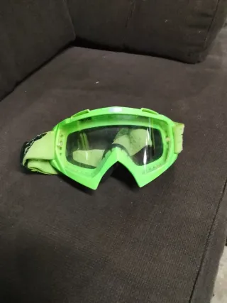 Casco motocross Shot Race Gear + gafas verdes