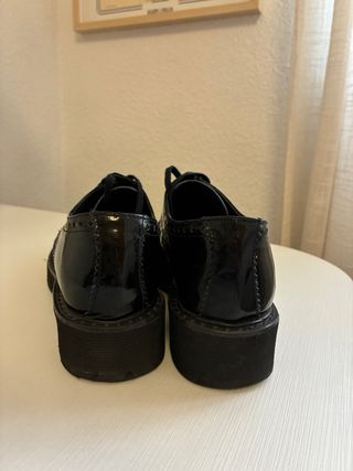 Zapatillas Oxford charol negras