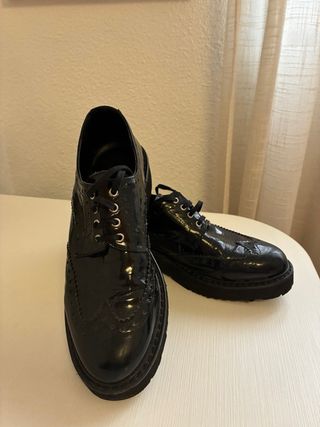 Zapatillas Oxford charol negras