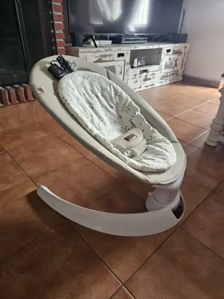 Mecedora Jané con Mando y Música