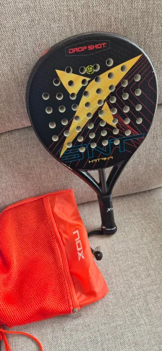 Pala de pádel Drop Shot Katana con bolsa nox