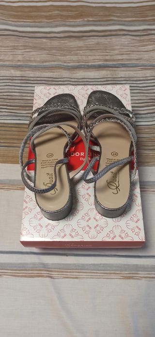 Sandalias plateadas – Quait – 37