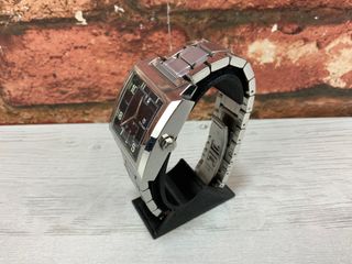 Reloj Titan 1060SCA