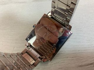 Reloj Titan 1060SCA