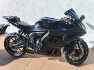 Yamaha R7 Negra