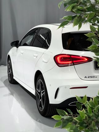 IVA DED. Mercedes Benz Clase A 250e enchufable AMG