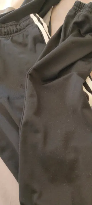 Chaqueta adidas con pantalón chándal de regalo