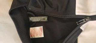 Chaqueta adidas con pantalón chándal de regalo