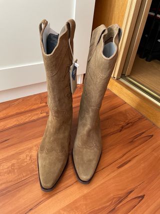 Botas de ante estilo cowboy