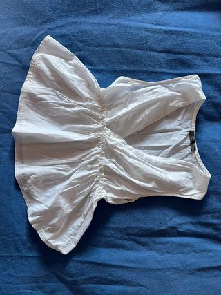 Blusa escotada blanca