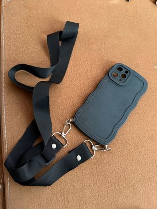Funda iPhone 11 Pro con correa