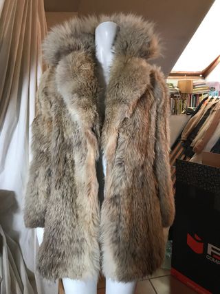 Chaquetón de pelo beige y marrón