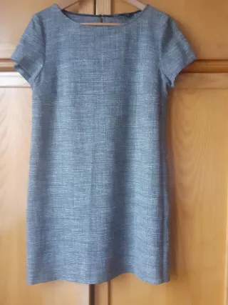 Vestido gris de manga corta